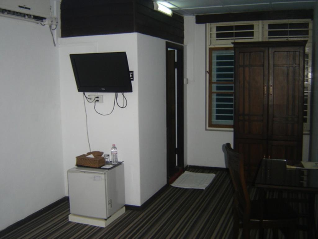 Garden Home Bed And Breakfast Yangon Room photo
