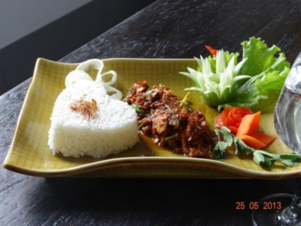 Garden Home Bed And Breakfast Yangon Exterior photo